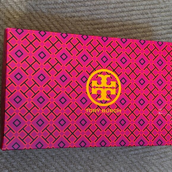 Tory Burch Miller Printed Patent Sandal Cat Portrait Grey Gray - Picture 15 of 15